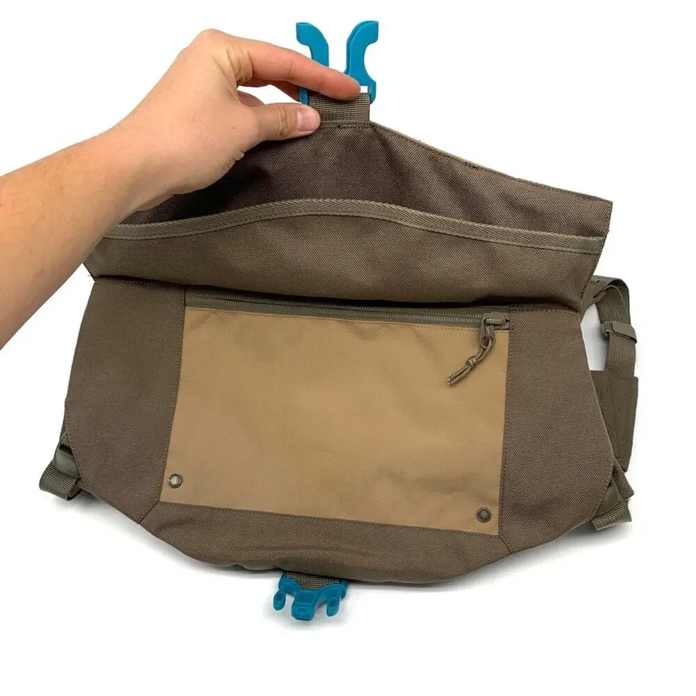 OUTWARD HOUND Denver Urban Dog Pack Brown L/XL